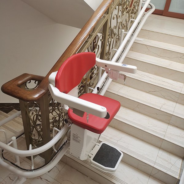 考虑老人上下楼问题，别墅电梯该如何选择？